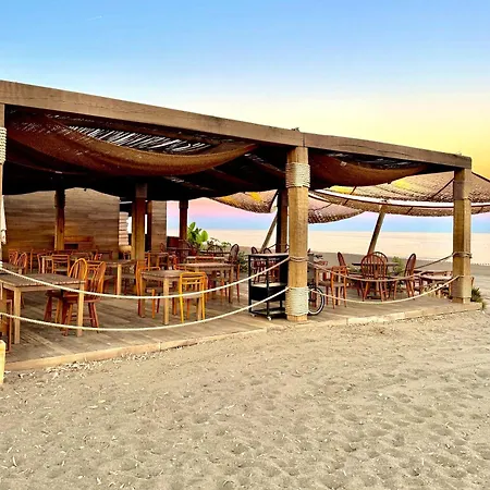 Dream Holidays By The Sea *