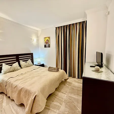 Apartmán Sea View Luxury Las Nayades Beachfront-Spa-Pools